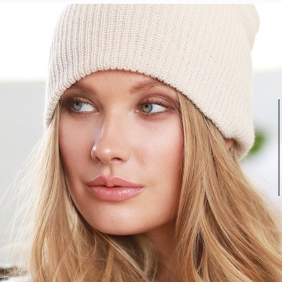 Last 1 New Soft Cozy Chic Slouchy Knit Hat - Picture 2 of 8